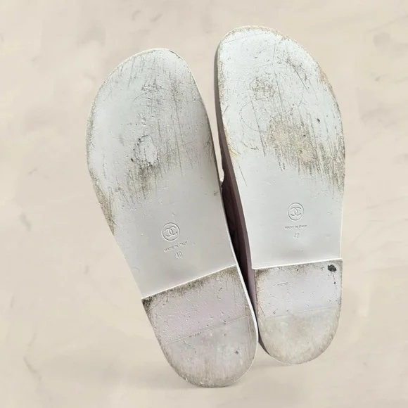 Chanel light pink shiny calfskin quilted dad crystal slide sandals size 40 - Picture 2 of 8